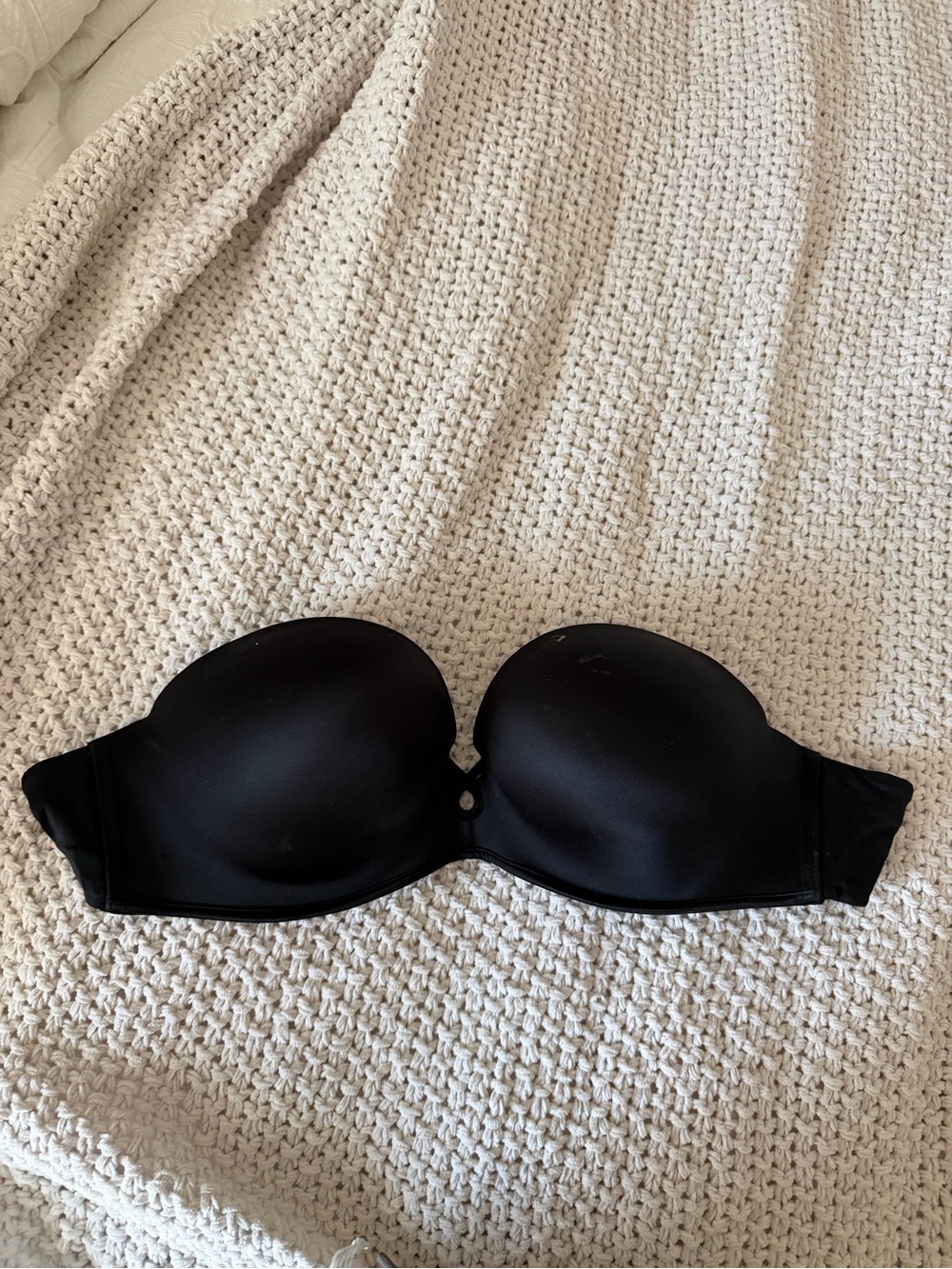VICTORIA’S SECRET Bombshell Strapless Push Up Bra, 36C